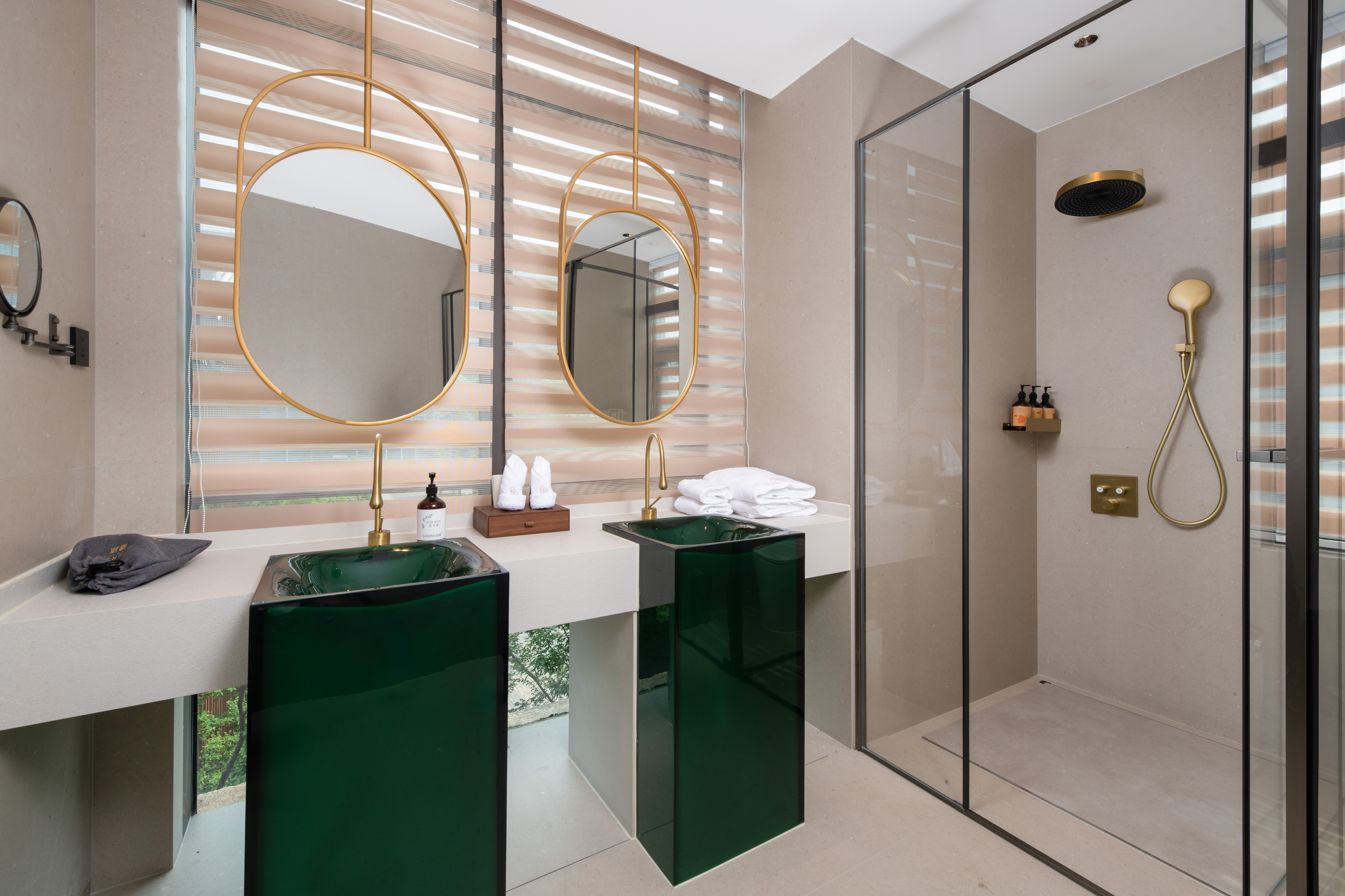 隱沫豪華套房（智能客控+浴缸+庭院景觀+75寸電視）