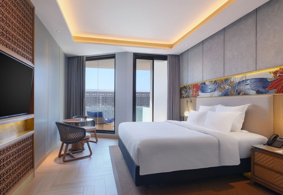 花园侧豪华阳台房， 1张特大床