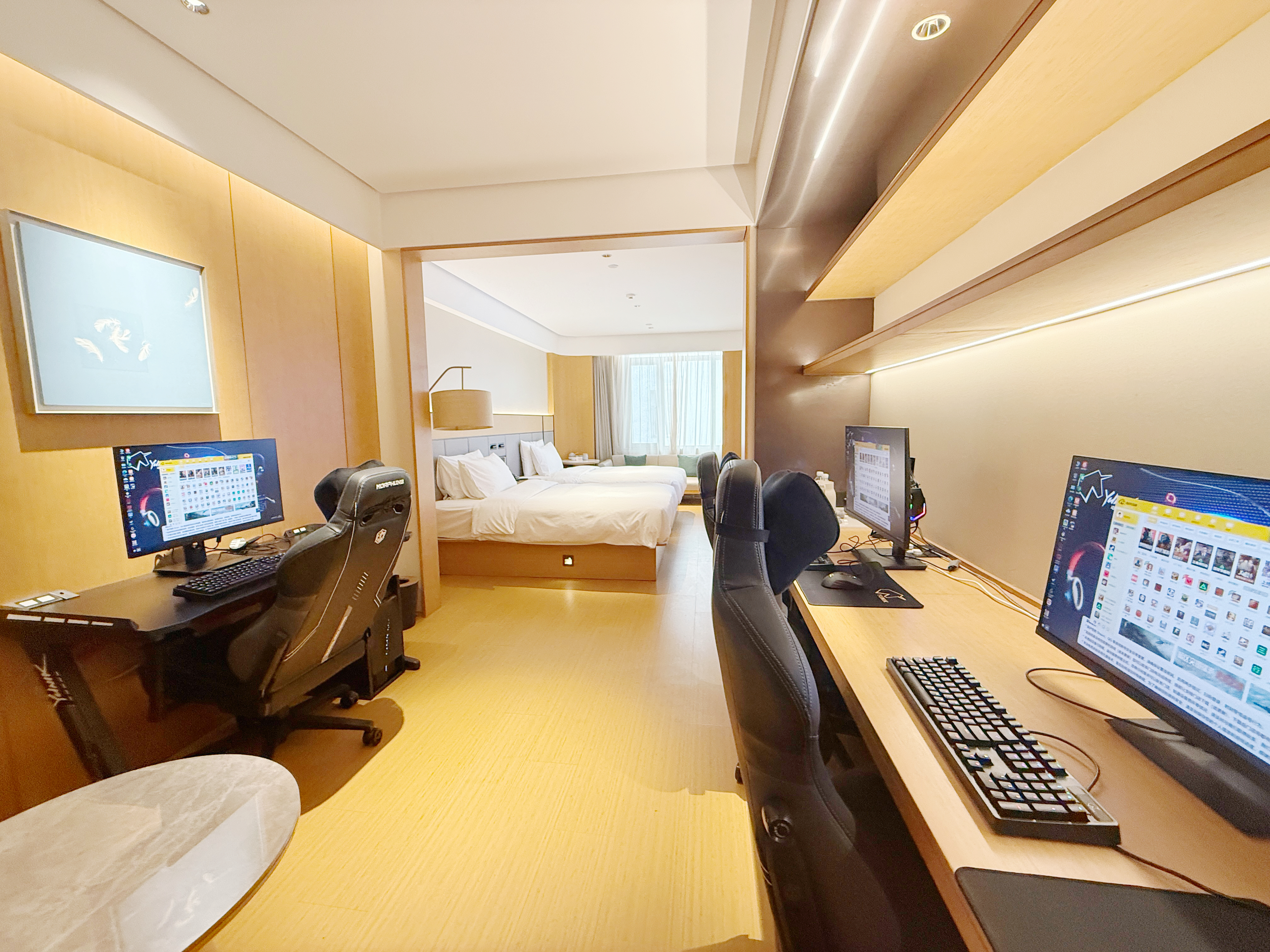 三人电竞双床房