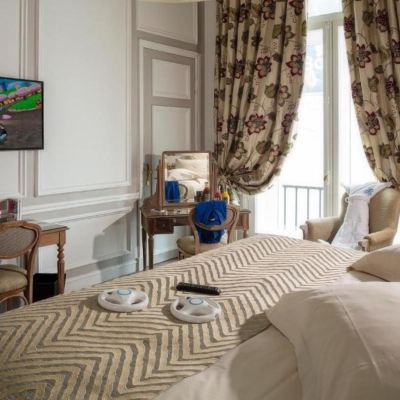 Family Room Hôtel Regina Louvre Promo Code