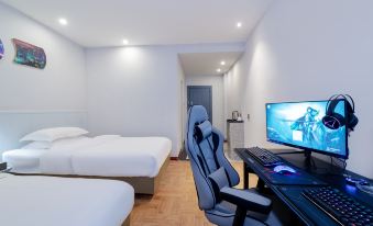 VC E-sports Hotel (Guilin Liangjiang Sihu Dongxi Alley)