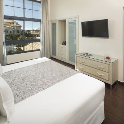 2 Bedrooms Master Suite Ocean View
