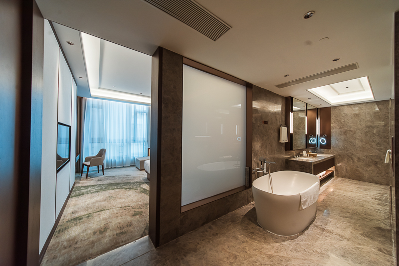 家庭套房「科勒智能马桶+舒眠零压床感」