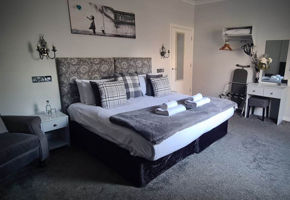 Black Bull Inn, Moffat Garden Deluxe King Room (Dog Friendly)