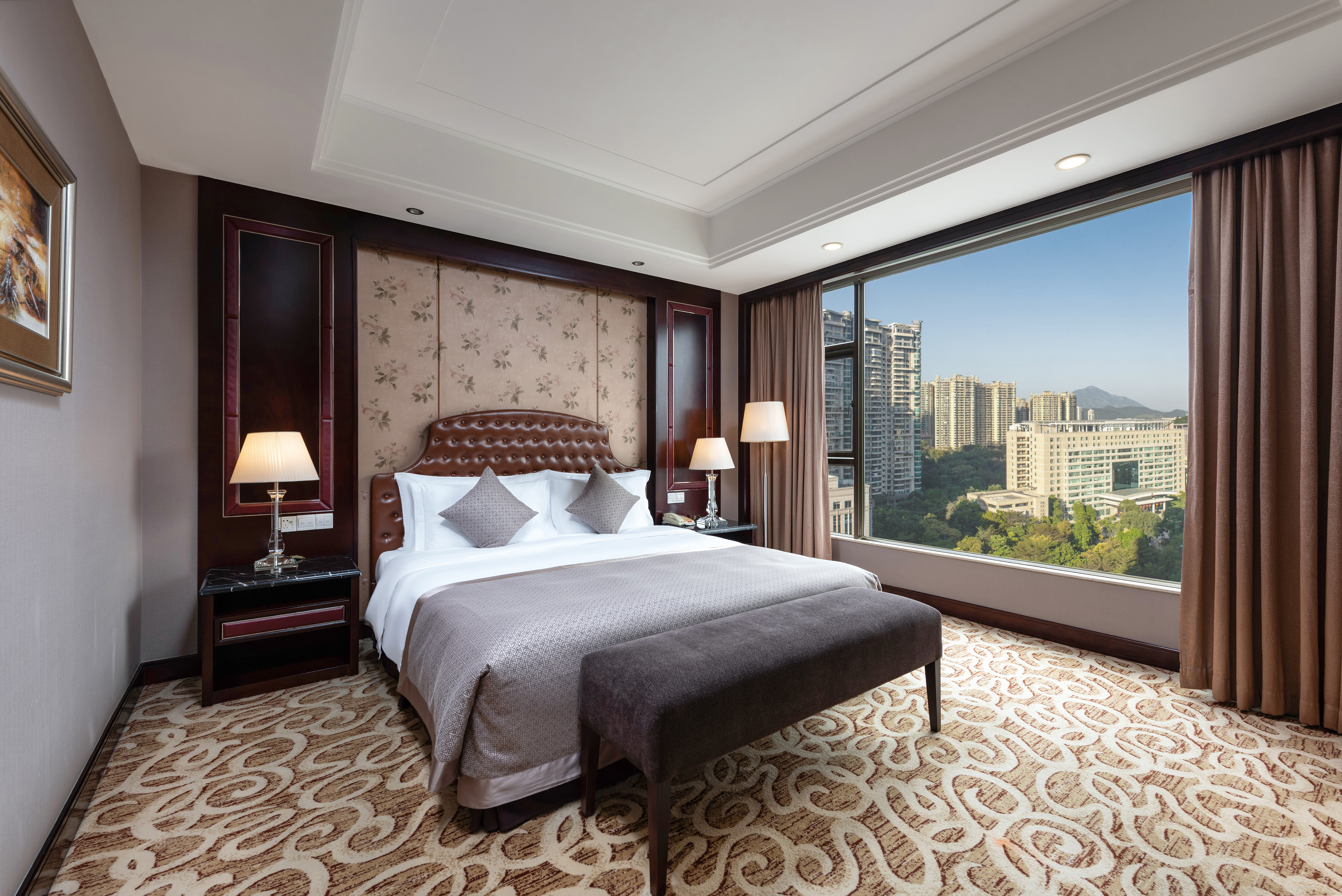 园景行政套房（带沙发、浴缸）