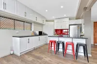 Coal d' Vine Entertainer - Cessnock NSW