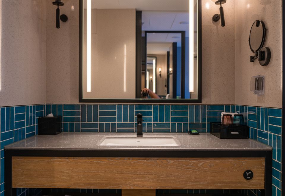 Four Points By Sheraton Qiandao LakeSerenity Courtyard Twin Bed Room