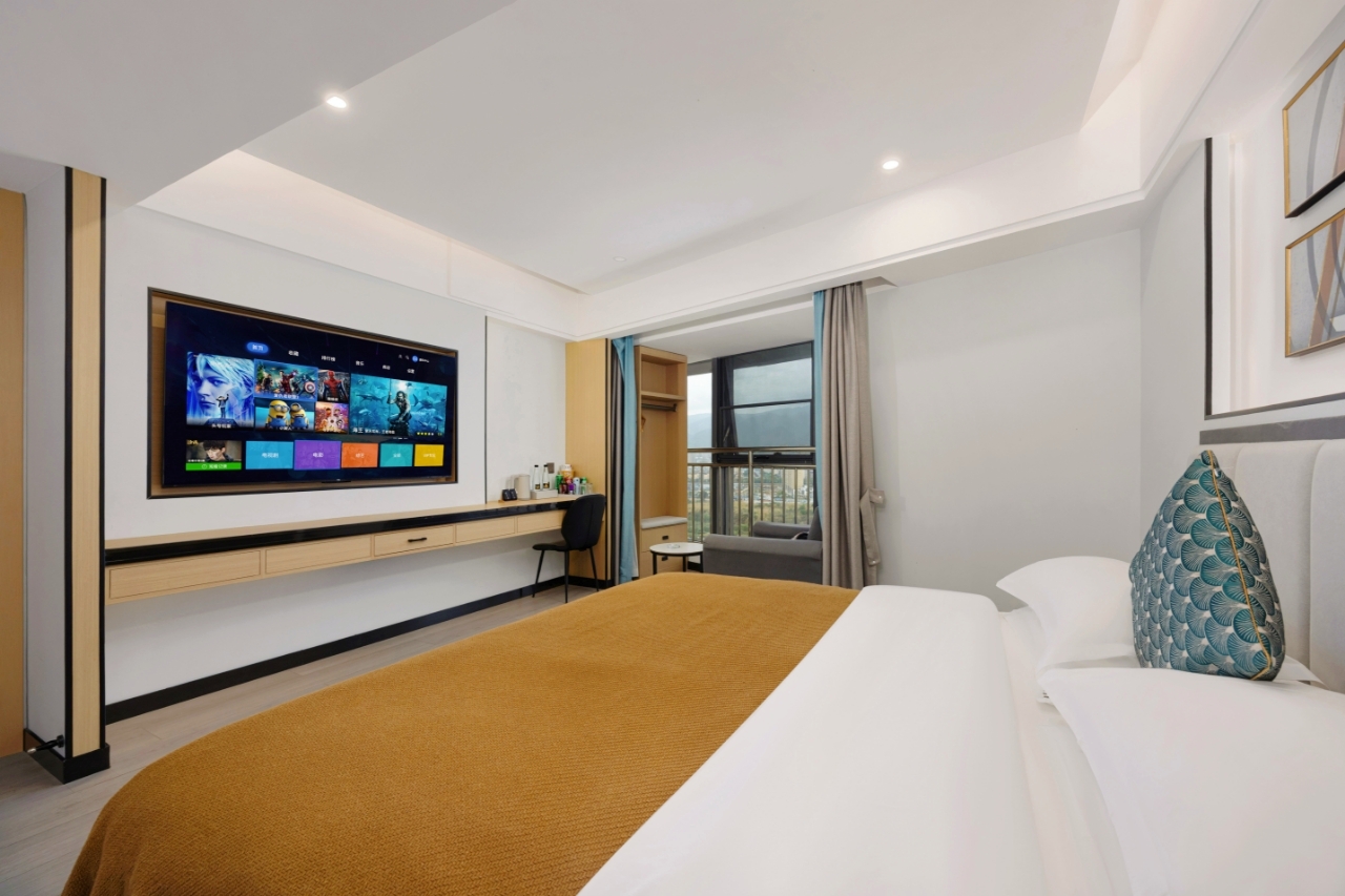 城景大床房（惬意烟火城景+定制静眠床品+智能马桶）