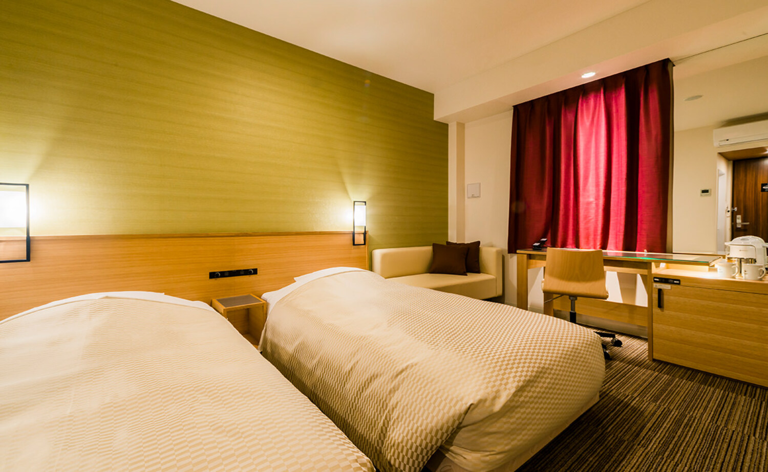 Candeo Hotels Fukuoka Tenjin高级双床房（禁烟）