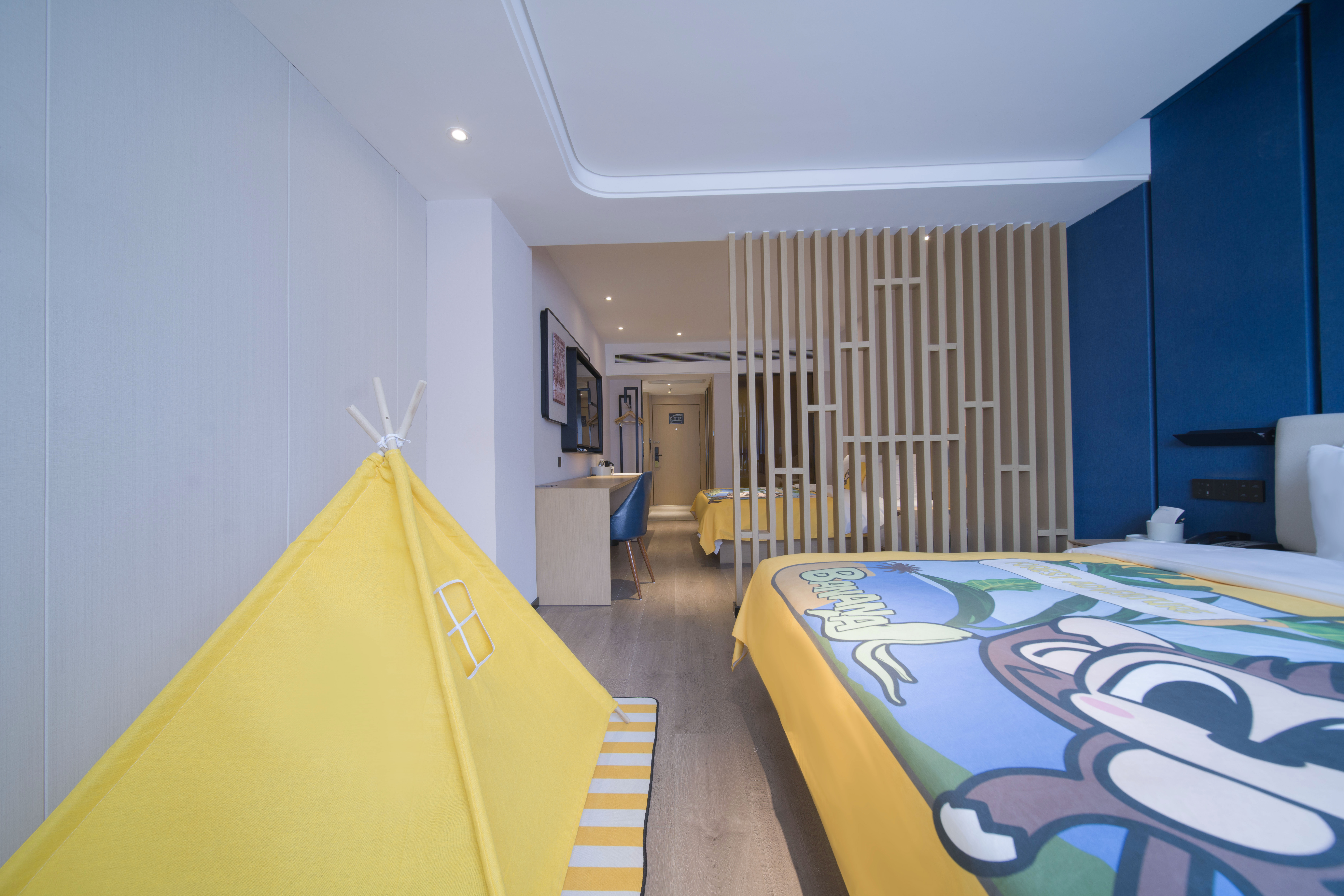 尊享家庭房（65寸4K投屏+裸棉床品+深睡枕Pro+小童帐篷）