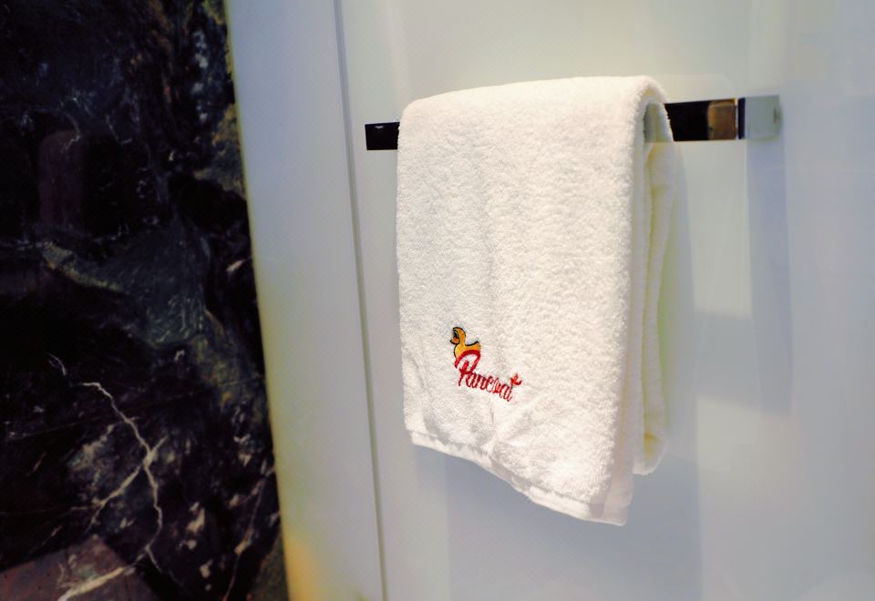 W Hotel XianB.Duck Themed Family Twin Room