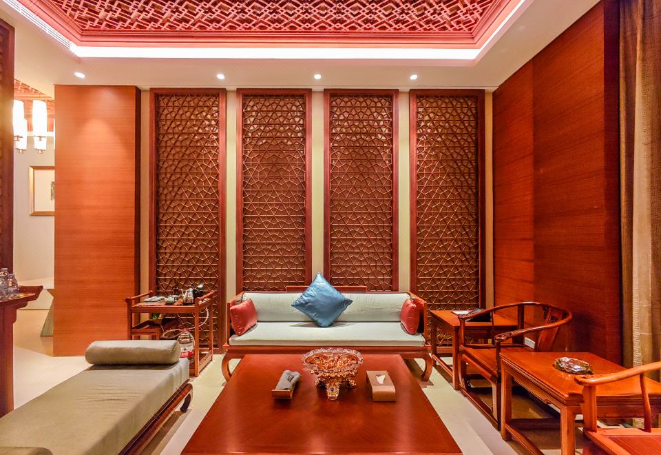 Regal Palace Hot Spring Hotel GuangzhouVilla V6 - 5-Room (Soaking Tub, Mahjong Room, 2 Living Rooms, Garden)