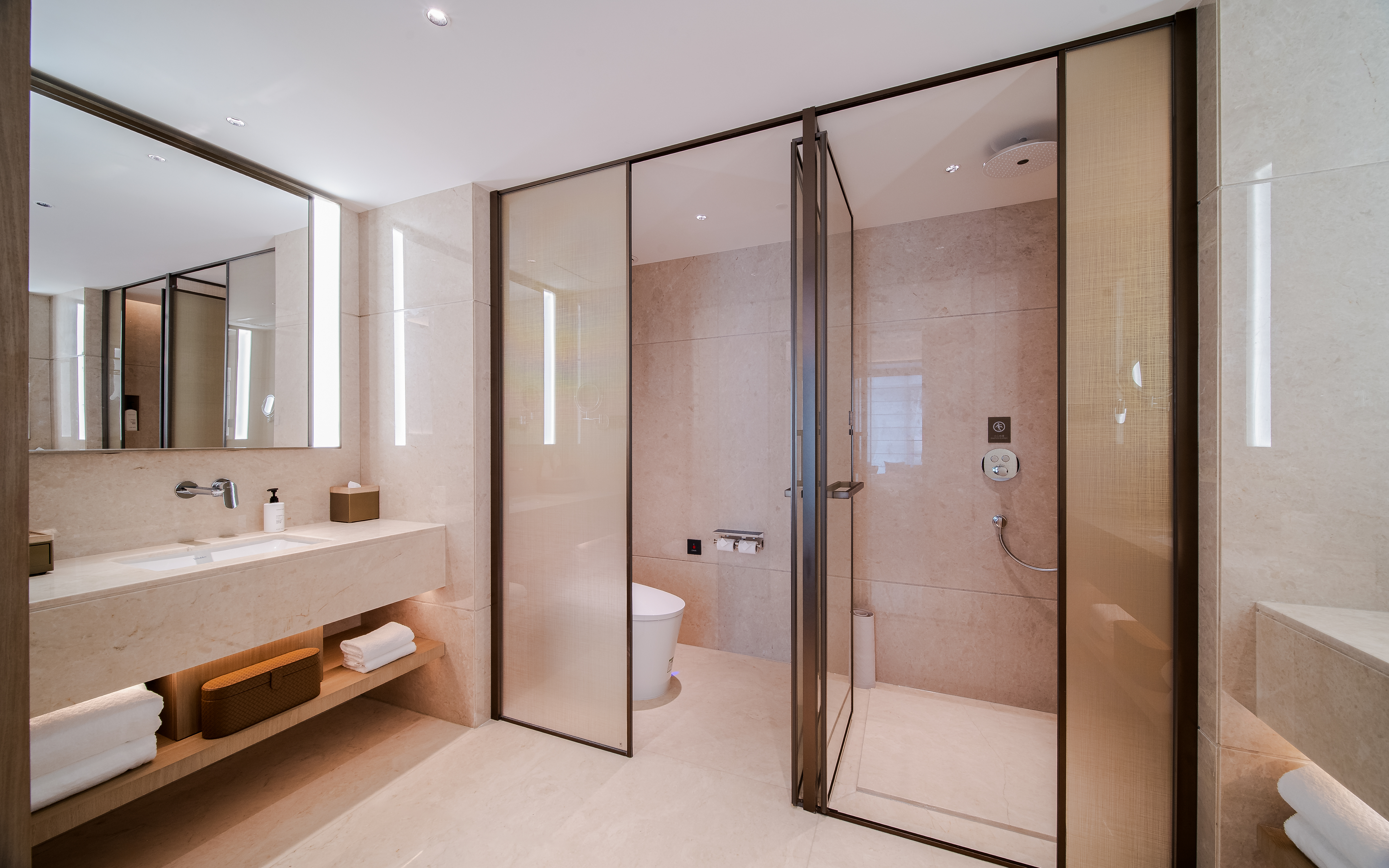 欢娱假日套房[观璀璨夜景+静宁会客厅]