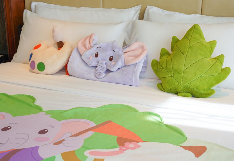 「诺亚的丛林探险」亲子尊贵豪华江景大床房