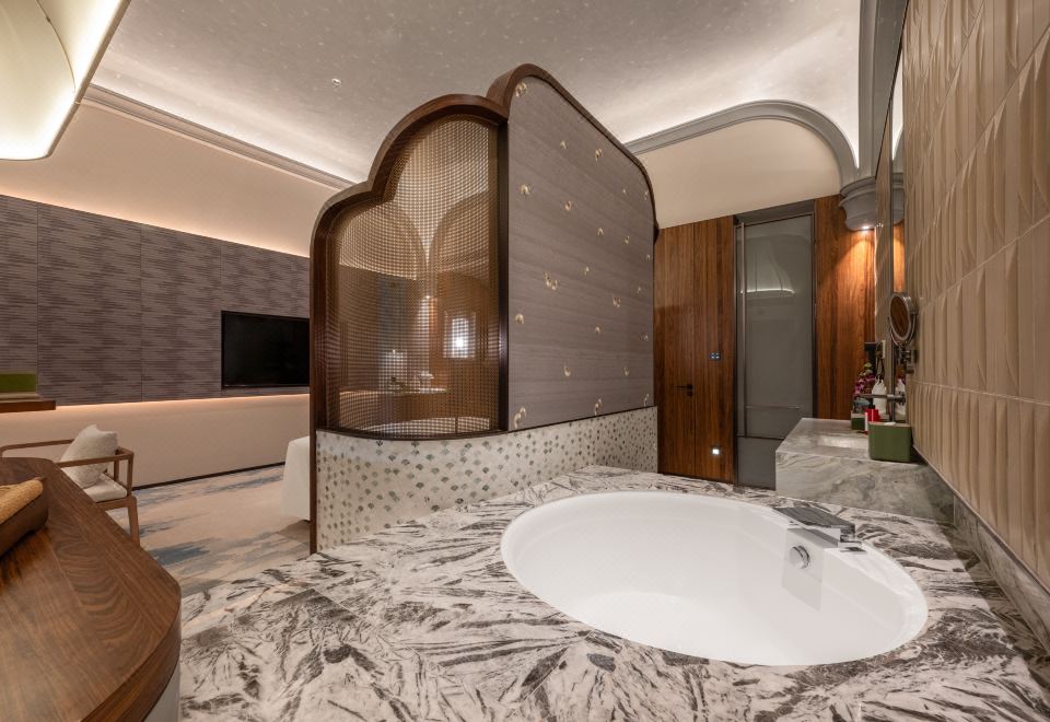 GRAND METROPARK KunmingWest Hill Sleeping Beauty View King Room