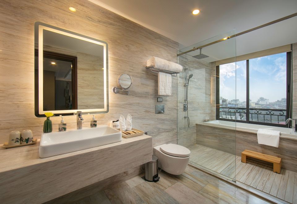 The Oriental Jade HotelThe Gem Suite with Lake View