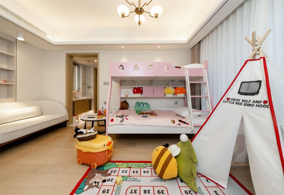 格林童话亲子露台家庭房