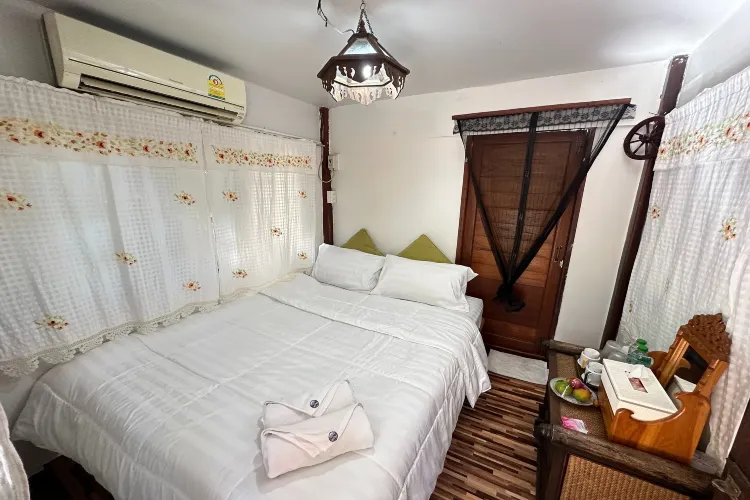 Standard Single Room with Aircon (Private Bathroom)