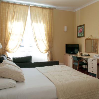 Quadruple Room Thistle Hotel Promo Code
