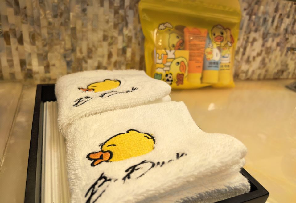 B.Duck小黃鴨親子家庭套房-益智小童積木桌