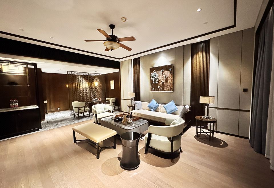 豪华园景萤火虫主题大床套房