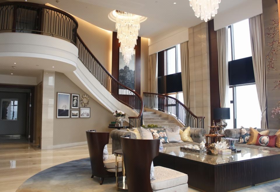 Crowne Plaza Guangzhou ZengchengDuplex Presidential Suite - With View (Top Floor)