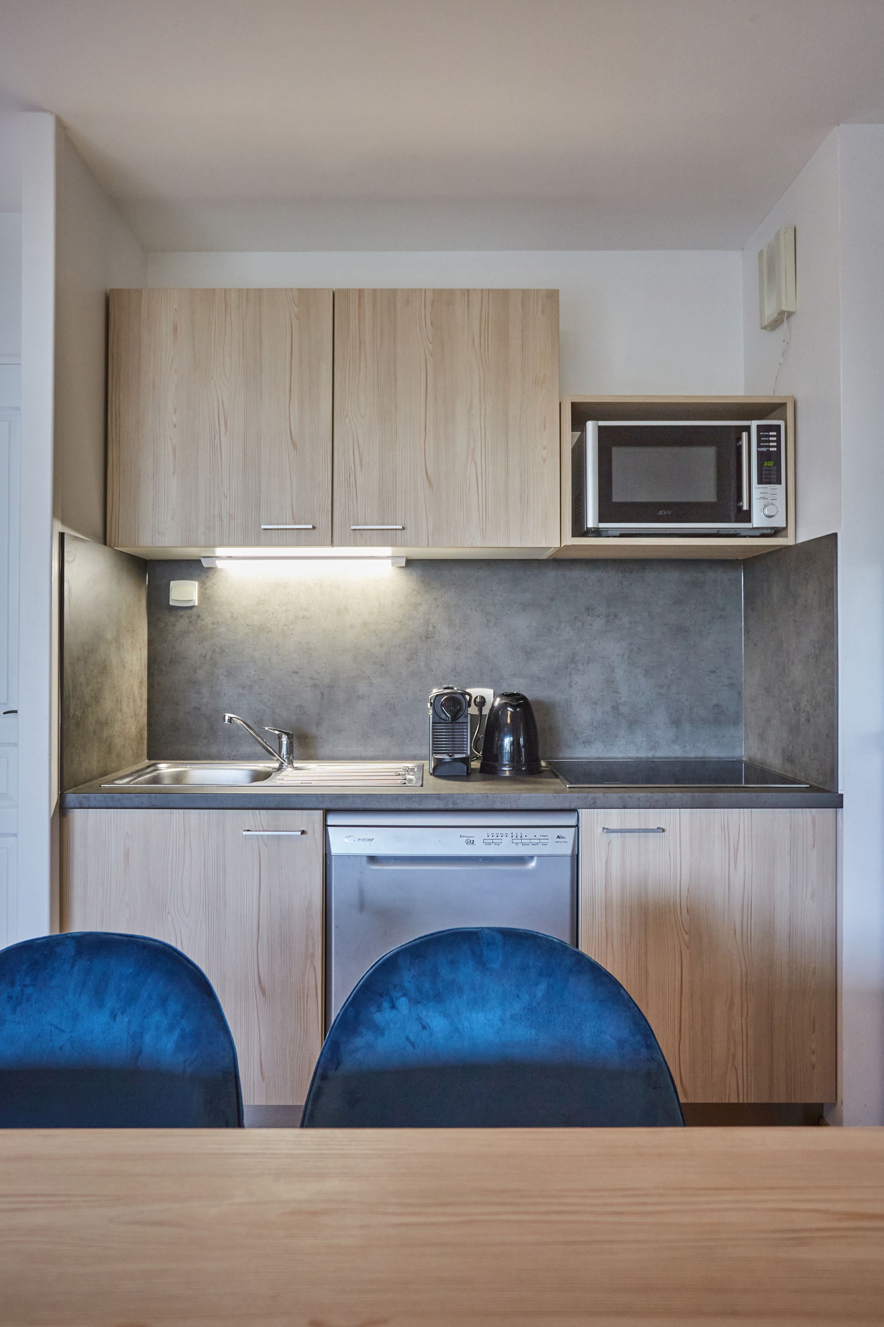 三人房 六名客人