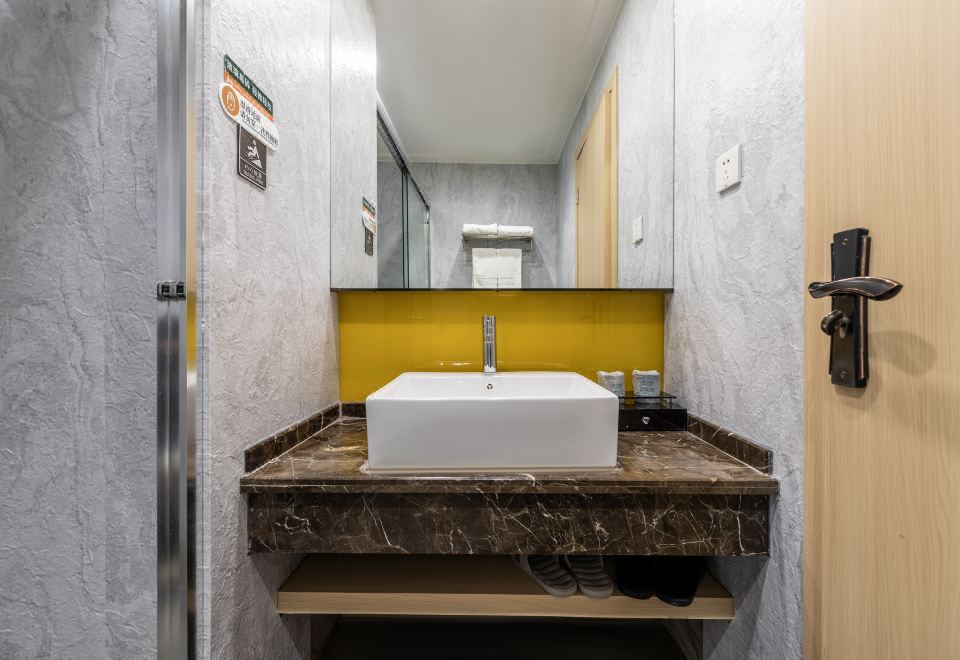 Lezhi Little Shell HotelQueen Room With Garden View