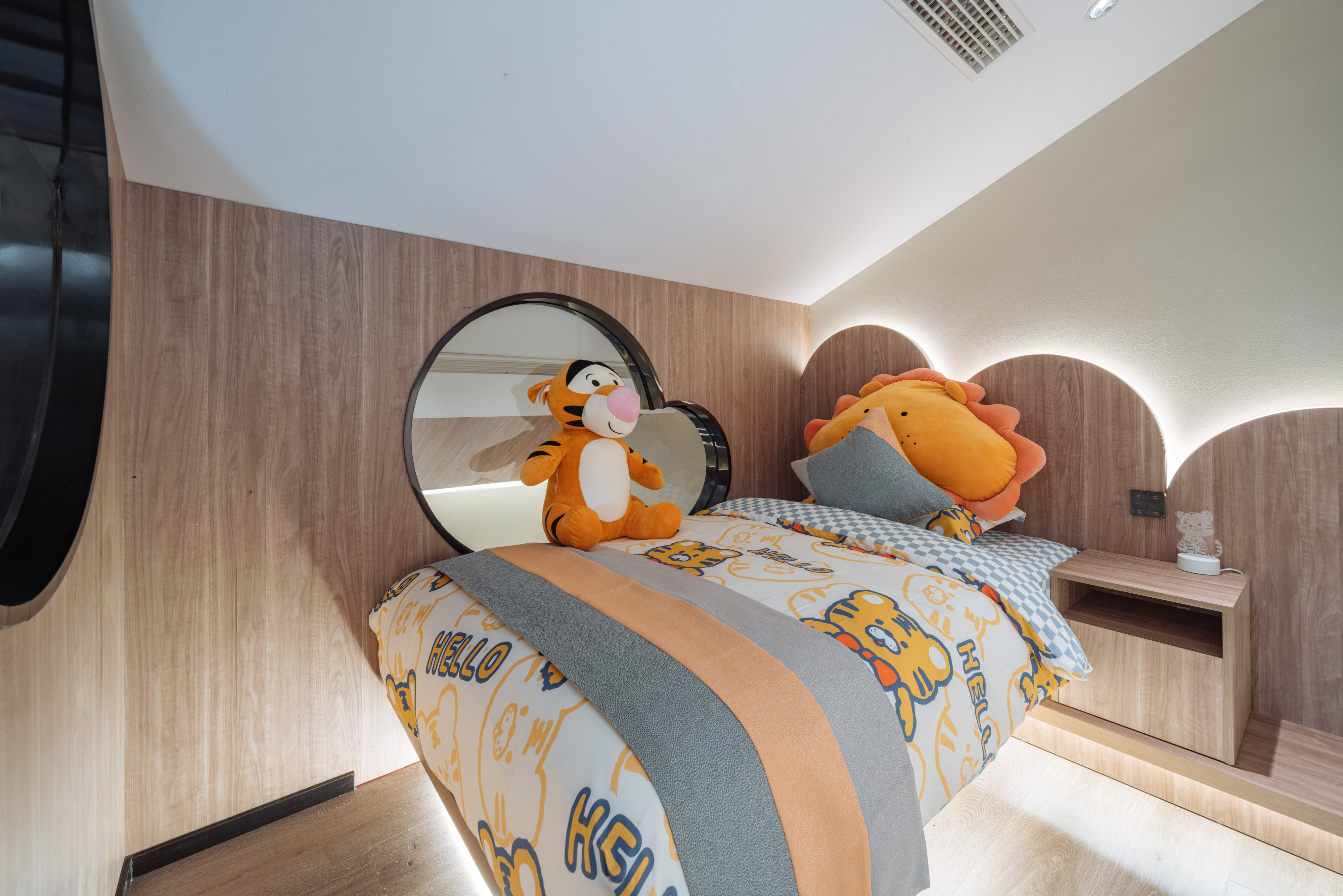 度假别墅包层（远观山景+大草坪+户外帐篷+超大落地窗+品茶+智能客控）