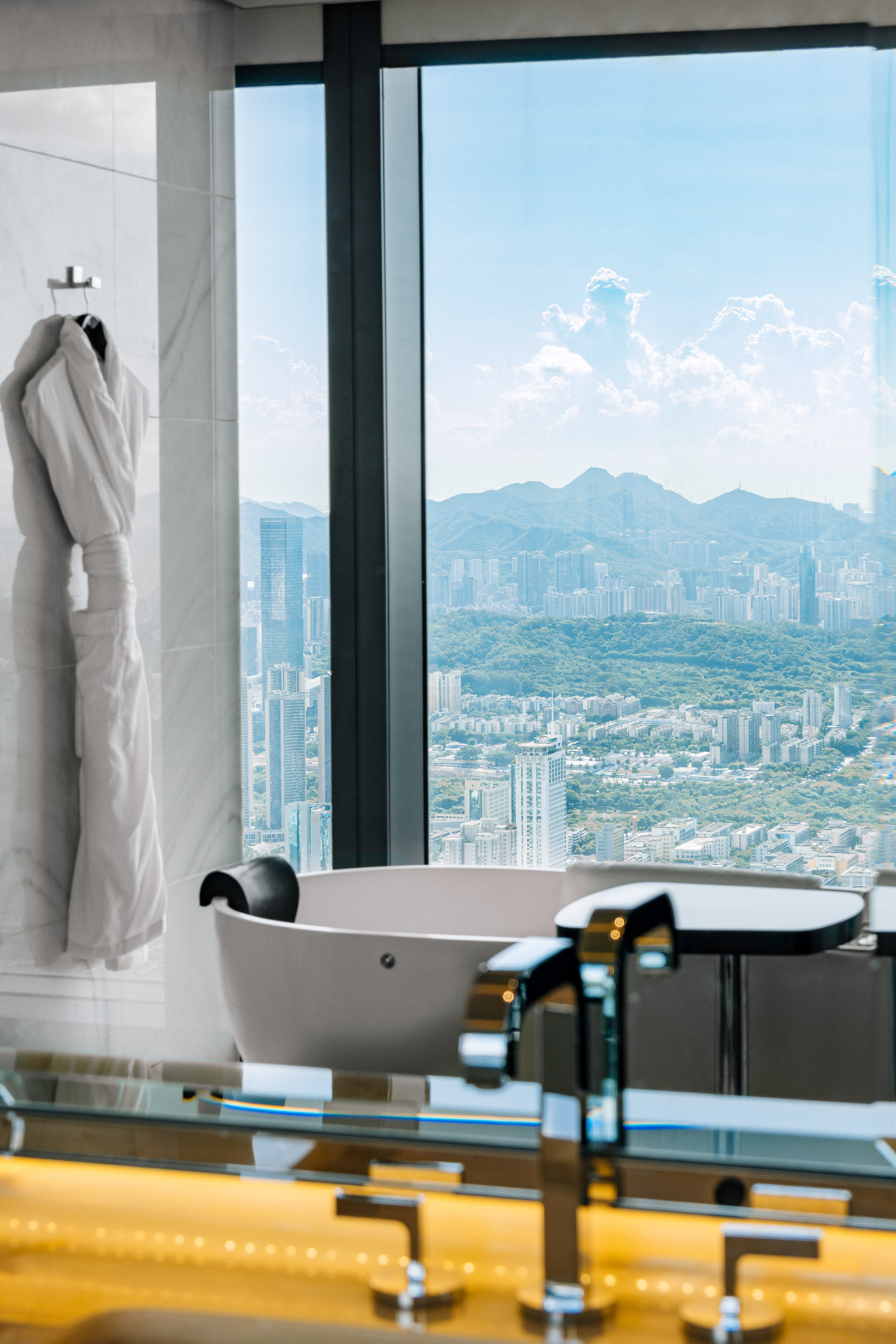 卡洛琳艾斯特套房 ?云端攬深港盛景?