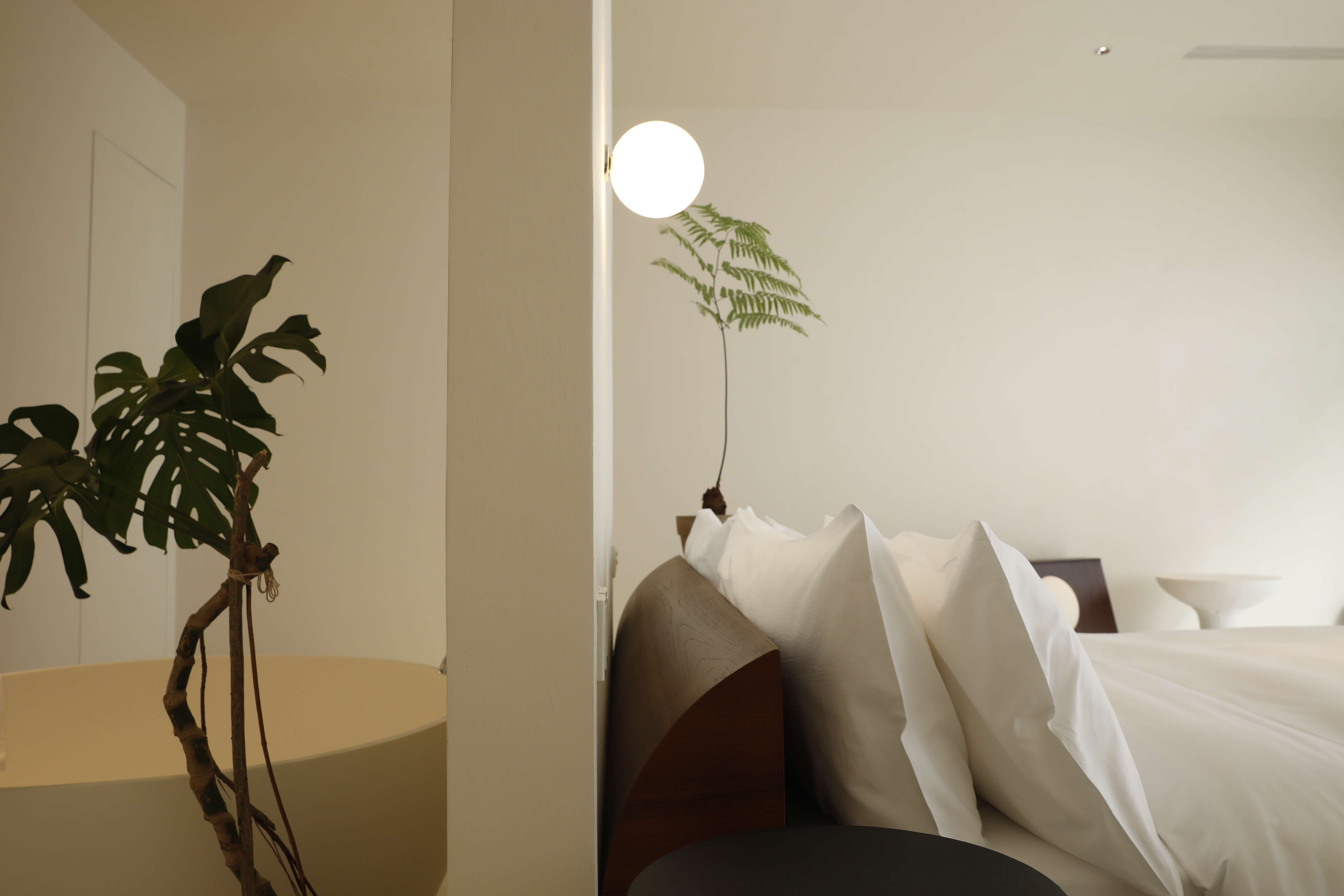 你看起来很好吃 丨园景浴缸大床房（全屋进口微水泥，科勒衞浴，金可儿床垫，网红冰箱）