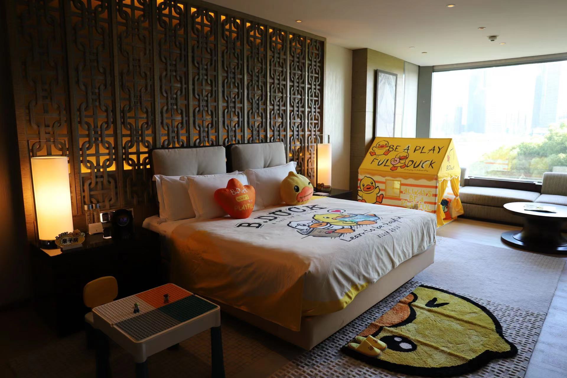 B.Duck小黄鸭亲子主题房