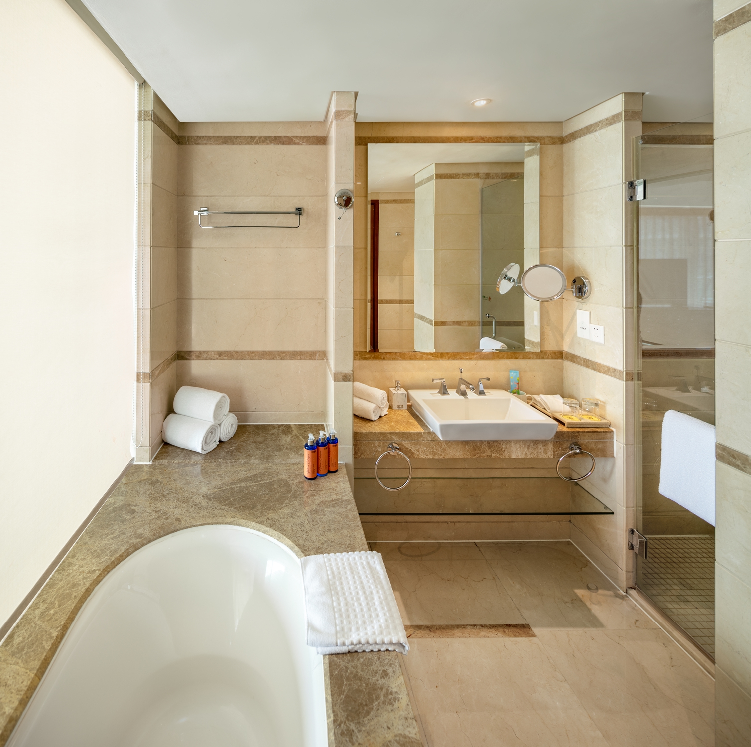 1号楼湖景亲子套房