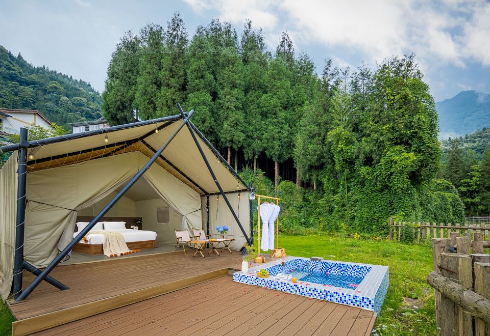 野奢帐篷大床房（含私汤）