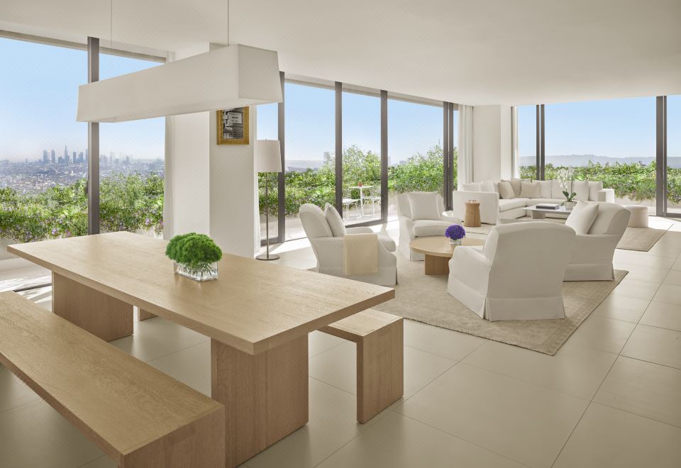 顶楼套房 - 带1张特大号床、梳化床和阳台