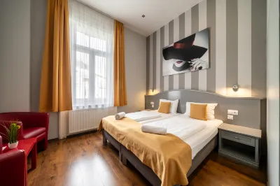 Full Moon Budapest Hotel di 