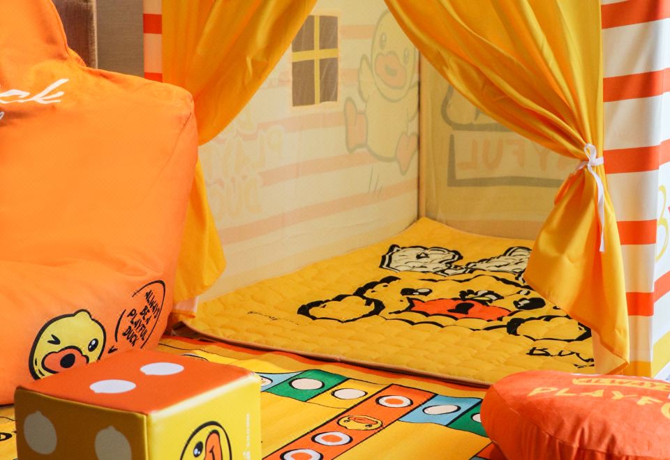 小黄鸭行政豪华套房