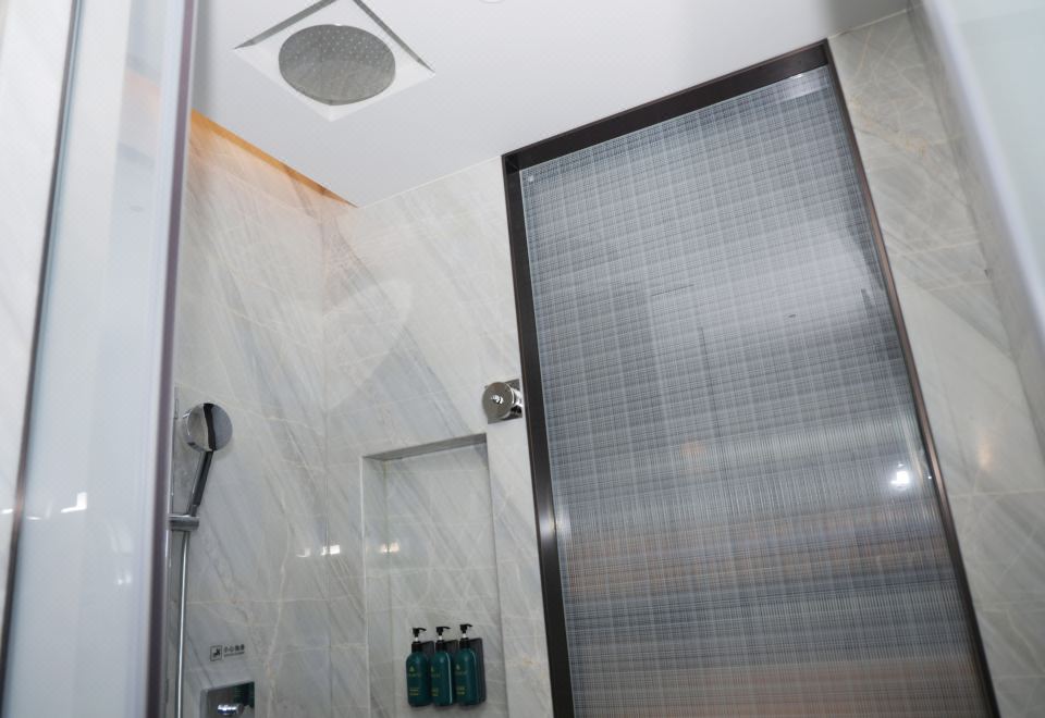 Crowne Plaza Jinan Runhua HotelFamily-friendly Family Room