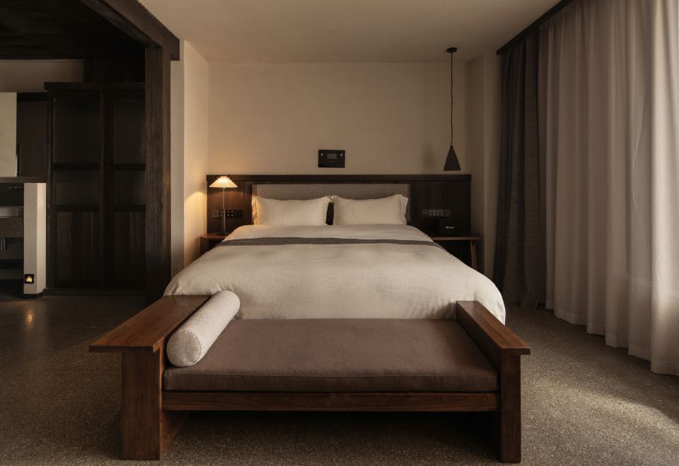 Yagong Snow Mountain View Double Bed Room