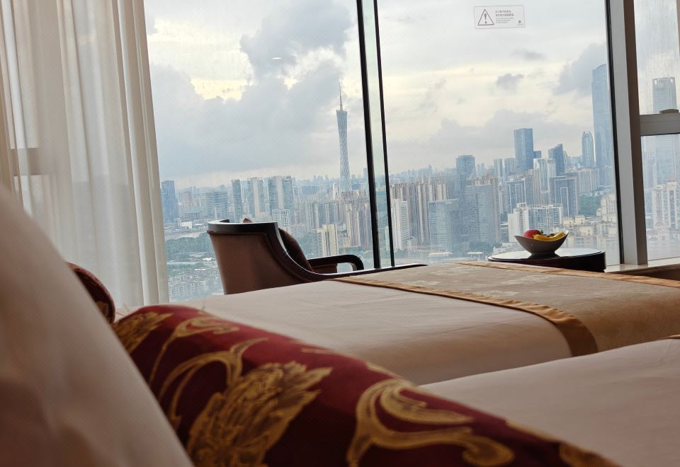 Soluxe Hotel GuangzhouSuperior River View King Bed Room（Canton Tower View）