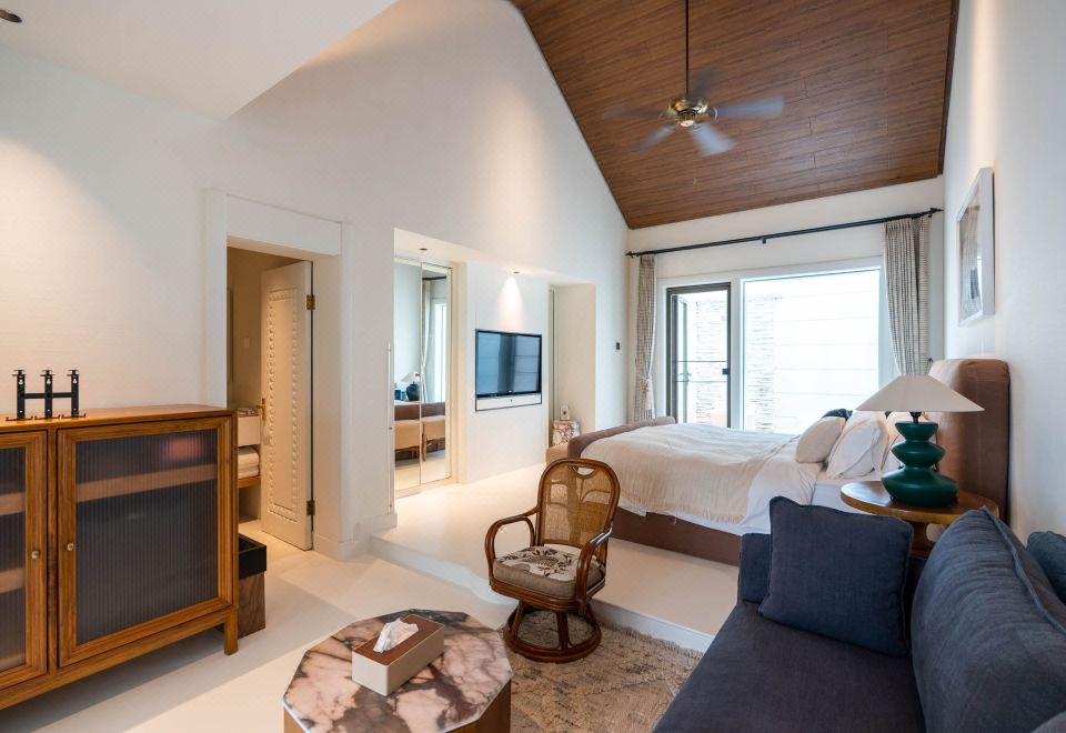 湖畔露台私汤房