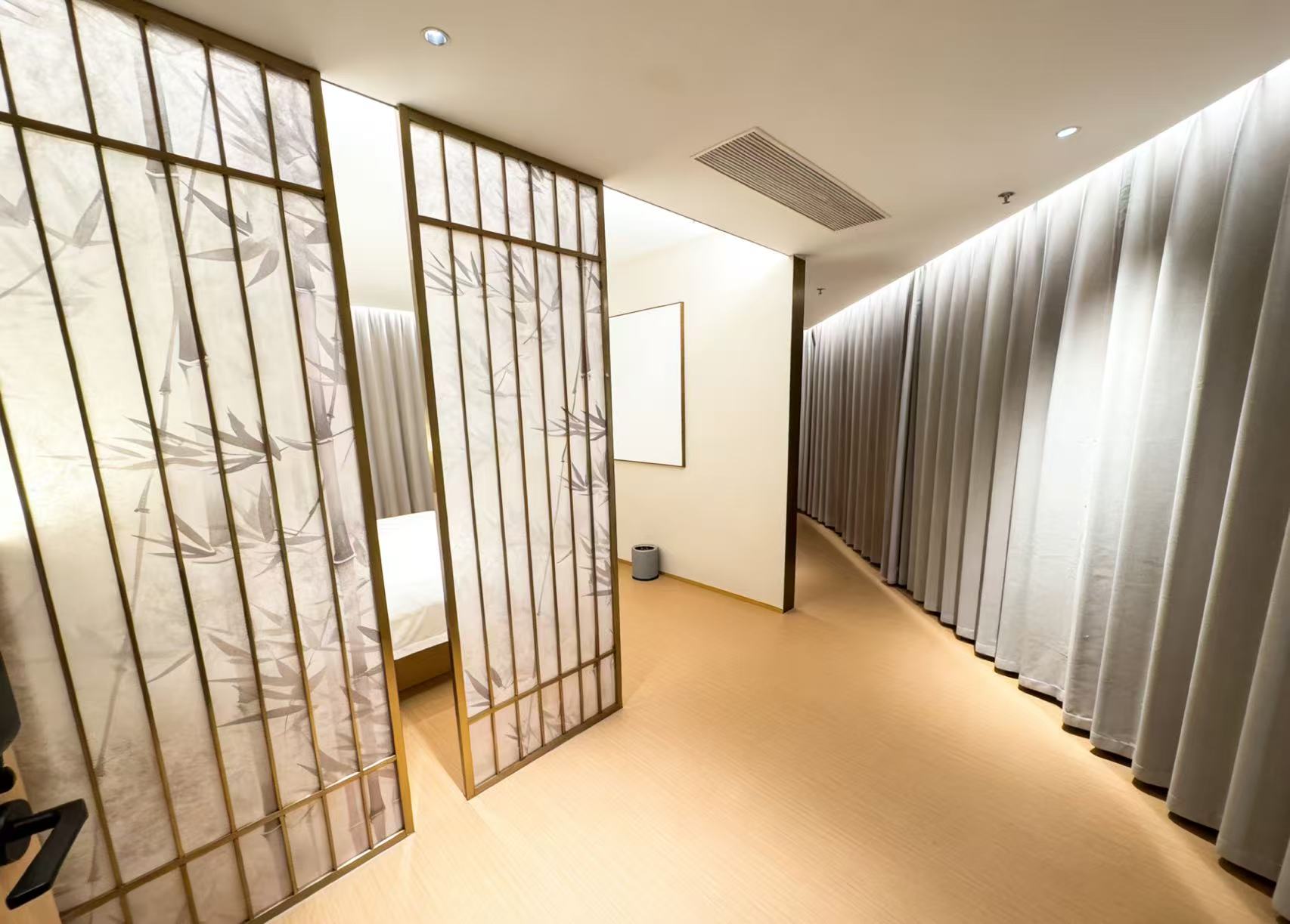 亿澜.臻享大床房（智能投影+乾湿分离）