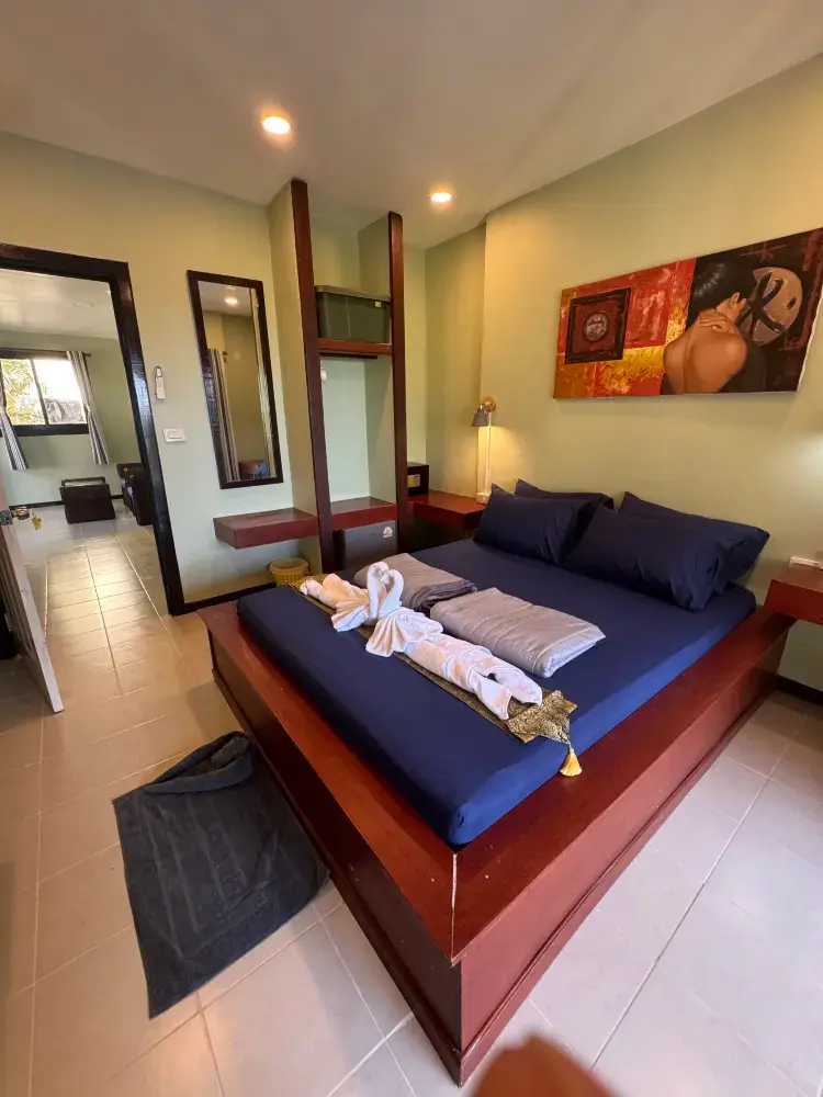 อพาร์ตเมนต์พร้อมระเบียงและวิวทะเล