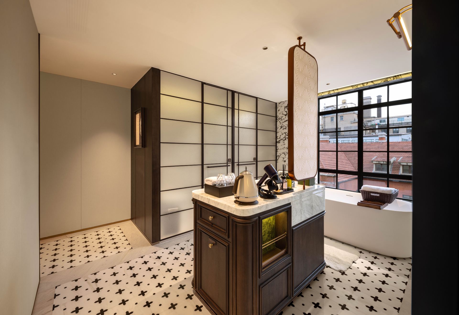 Republic Mansion Cloud Bath Tub Double Bed Room