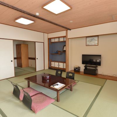 Main Building - Japanese Style Room (12.5 tatami) with Harbour View (Non-Smoking)