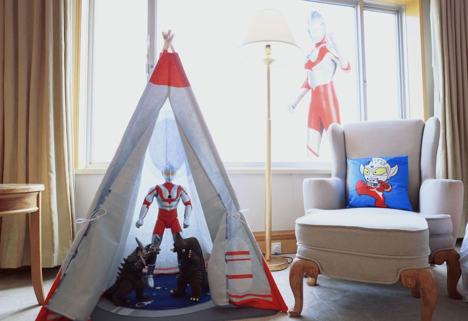 經典奧特曼親子房