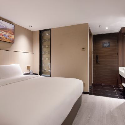 精緻大床房 吉悅飯店（廣州動物園沙河頂地鐵站店）優惠