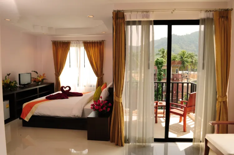ห้องดีลักซ์เตียงเดี่ยวหรือเตียงแฝดพร้อมวิวเมือง
