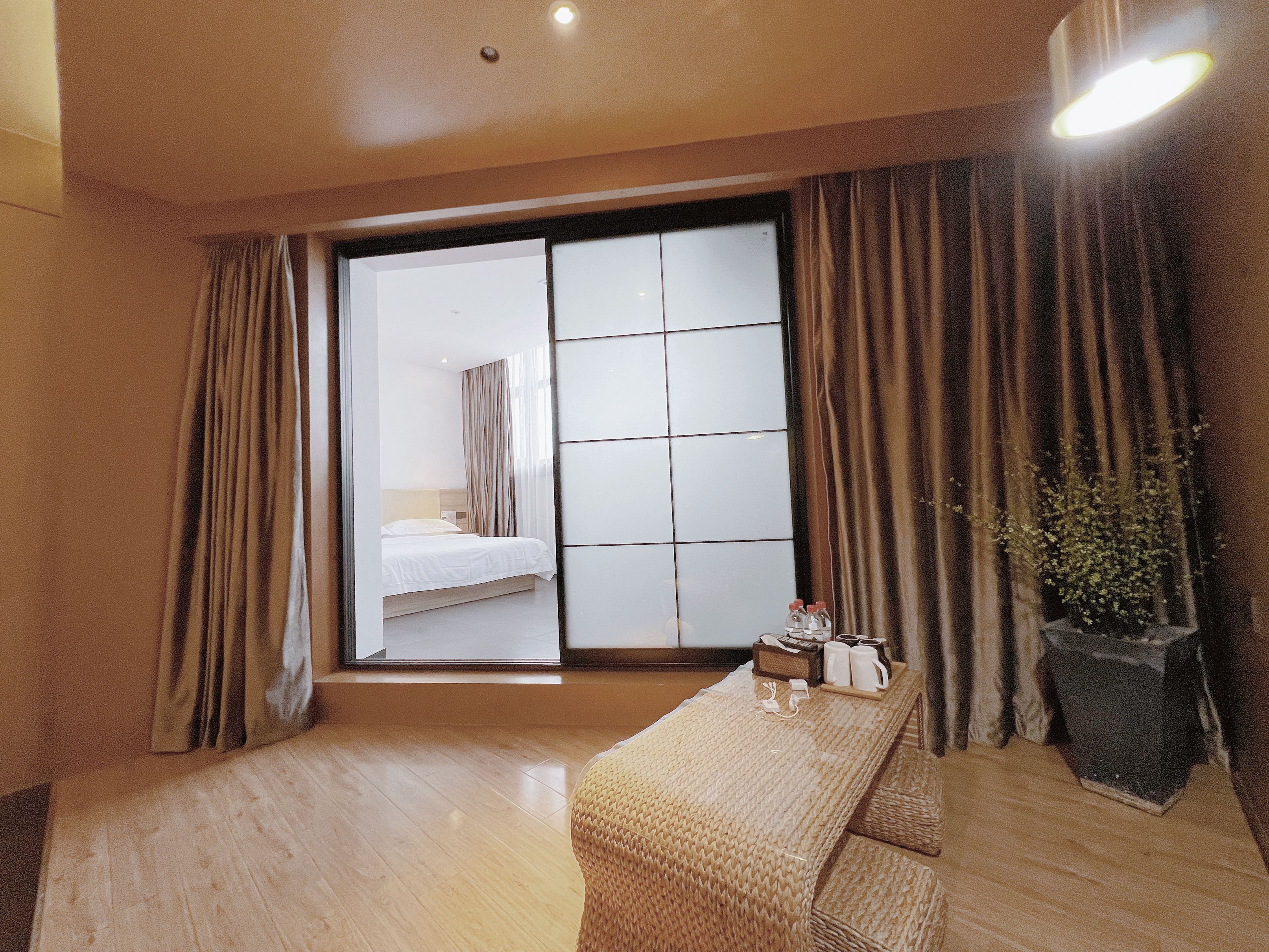 豪华棋牌大床房