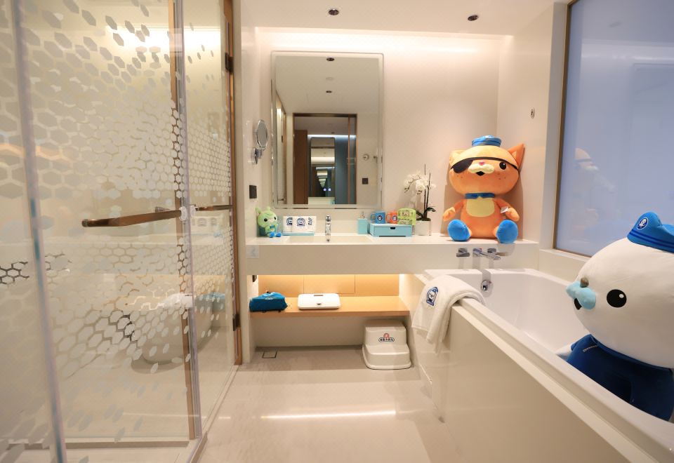 海底小縱隊親子房（智能客控+MINI吧+天然乳膠枕）